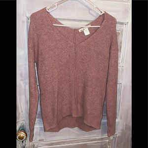 Soft mauve sweater juniors